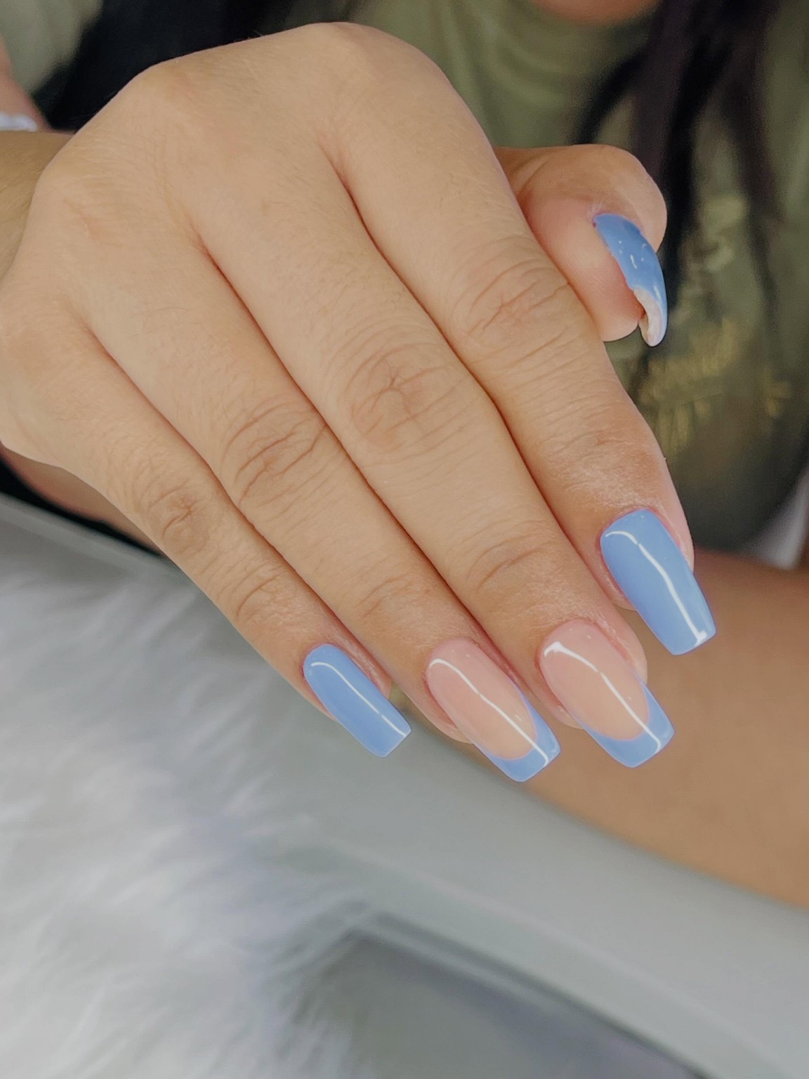 Uñas azul pastel